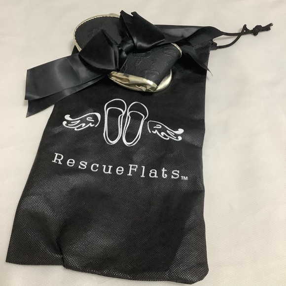 Rescue Flats in Gold size 7 New - Picture 4 of 7